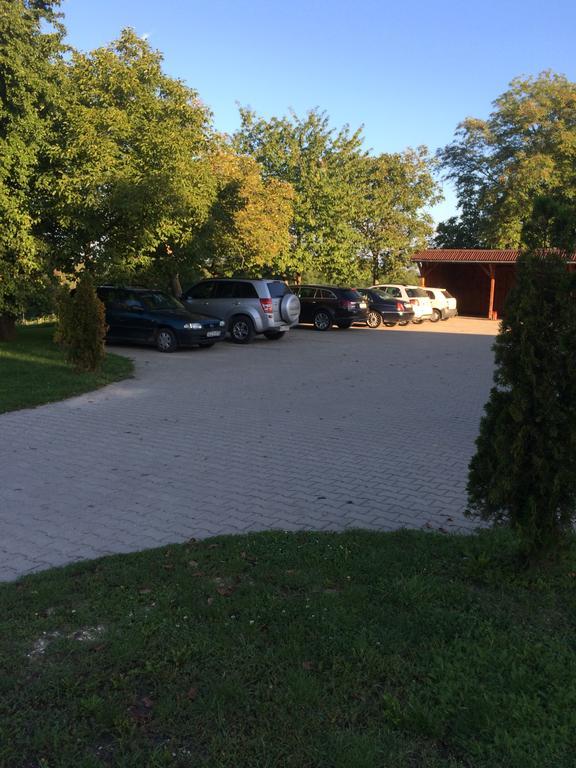 Vadaspuszta Vendeghaz Csatka Esterno foto